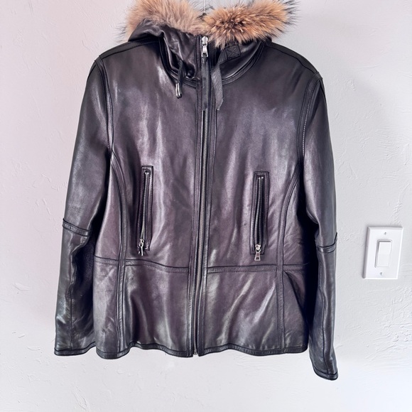 Liz Claiborne Vintage Leather Jacket w/ Fur lined Hoodie - Picture 2 of 6